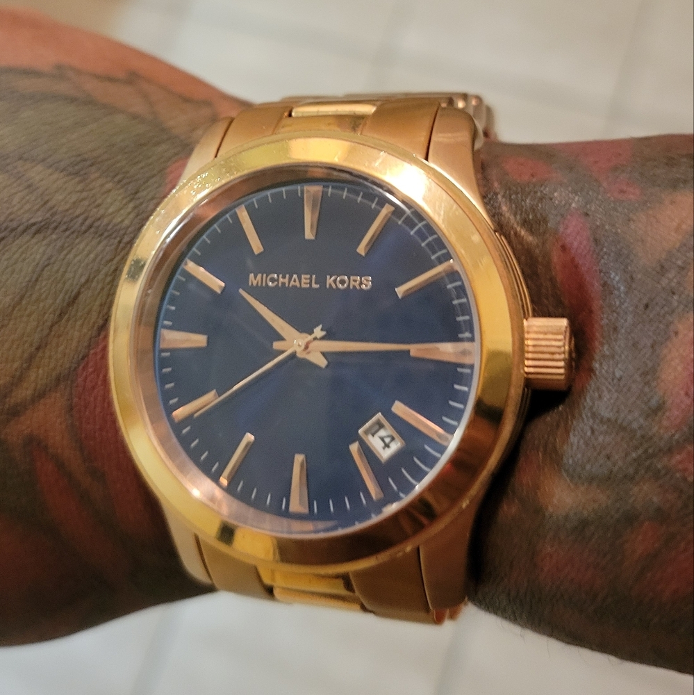 Michael kors watch color gold
